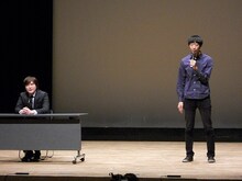 スタジオと中継レポーターのコントを披露したラバーガール。大水の飄々としたボケに、淡々とした飛永の対応が笑いを誘った。