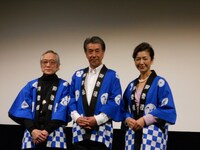 映画「ホームカミング」主演の高田純次、妻役の高橋惠子、監督の飯島敏宏。セカンドライフがテーマの映画だが、今年2011年1月に64歳になった高田は医者から「純ちゃんはあと50年生きる」と言われたそう。