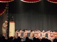 レイザーラモンRGとギンナナ金成のユニットコント。ワールドワイドで賑やかな舞台を作り上げた。