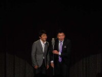 漫才を披露した中川家。レイザーラモンRG＆ギンナナ金成のユニットコントを即興で話題にあげダメ出しするなど、その巧みなトークに会場は大爆笑だった。