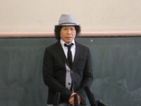 仕事で全国各地にロケに行った寛平は「被災地で出会った人たちの安否が心配」とコメント。阪神大震災の経験から「当時、被災地を見に来る人たちでごった返した。そういう行動は止めて、物資がきちんと現地に届くようにしてほしい」と語った。