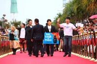 アンファー株式会社からは、たむらけんじ、陣内智則、ケンドーコバヤシ、藤井隆、海原やすよ ともこ、烏川耕一、たいぞう、村越周司、ハリガネロックが出席。渡辺直美の姿も。