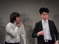 CM監督と俳優のコントを披露したブロッケン。トークでは「人見知りを卒業したい」と語った2人だが、特に永吉の残念なエピソードが周囲の芸人たちから多数明かされた。