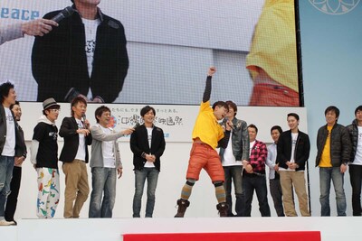 「このへん!!トラベラーステージ」ステージの最後には、東北地方にエールを送ろうと、ザ!!トラベラーズの歌「HOME TOWN・宮城編」を全員で熱唱。