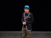 チームEのくじらは、グローバルなところを見せようというネタ。工夫を凝らした演出に客席からも感嘆の声が。