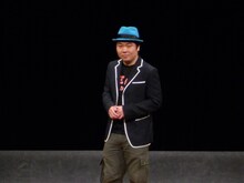 チームEのくじらは、グローバルなところを見せようというネタ。工夫を凝らした演出に客席からも感嘆の声が。