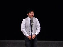 チームHのエハラマサヒロ。やまもとまさみの代理出演だが、ボイスパーカッション、下ネタ、渋い芸人のモノマネなど器用にネタを繰り広げた。