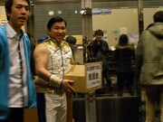 終演後はロビーで杉山が義援金の協力を呼びかけた。