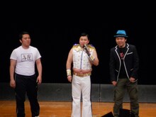 与座に負けてしまったくじらは「芸歴17年なのに!?」と悔しそうにコメントした。