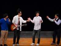 第1回戦だけにルールが飲み込めない藤井は杉山に「タッグの意味は？」と質問。杉山が自信を持って得点だけの説明をする様子に、藤井は膝から笑い崩れた。