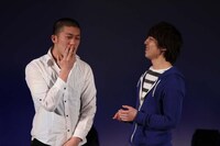 前説のブレーメンはチーモンファンからの歓迎ムードに「いつもよりウケるかも！」と期待。関根の自己紹介ボケはウケたものの、それに対する岡部のツッコミへの反応はイマイチだった。(c)フォトプロ