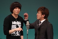 漫才では、人気のネタ3文字ゲームや、昔話に出て来る妖怪などを披露。自由な白井に菊地が振り回されっぱなしだった。(c)フォトプロ