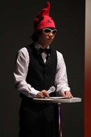 「白井クイズ」の一場面。最終問題では、菊地が苦戦する様子を見た白井が、思わず「クイズ」を「罰ゲーム」と言い間違えてしまう場面も。