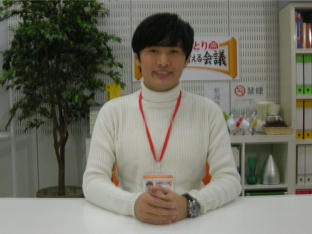 「劇団ひとりの新番組を考える会議」に“プロデューサー兼総合演出”として出演する劇団ひとり。(c)テレビ朝日