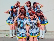 第1回放送のゲスト・OS☆U。(c)2011 東映ビデオ