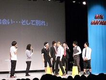 池崎とそぼくの絡みに入る予定だった笑撃戦隊の柴田。2人がテンションが上がって最後に柴田の隙間を作るのを忘れたたため、寂しい結果となった。