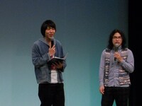 MCのロッチ。冒頭から咳き込んだコカドは「直前まで食べてたポテトが」と説明。中岡が「僕がポテトを買いすぎたのを見かねてコカドくんが食べてくれたんです」と相方をフォローした。