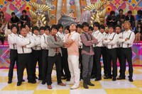 「サタメン!!!」に出演するオードリー、D☆DATEの堀井新太と、15名の「春（カス）ボーイズ」。(c)CTV