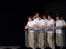 市川AB蔵の格好をしたRG軍団に捕らわれたハリガネロック・ユウキロック、2丁拳銃、野性爆弾、ダイノジ、アップ・ダウン、山本吉貴。