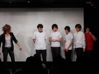 ボケ軍団第2弾のダムダムおじさん二村、三四郎、浜口浜村・浜村、ノリツッコミ担当のダムダムおじさん石井。