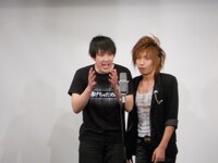 漫才を披露した静。ひらのっちの派手な誕生日の話に、悔しくて心が折れそうになる濱村。しかし自らのTシャツには心の声が。定期ライブ「お笑いウイローウリVOL.110」次回は4月26日に東京・中野twlにて開催。