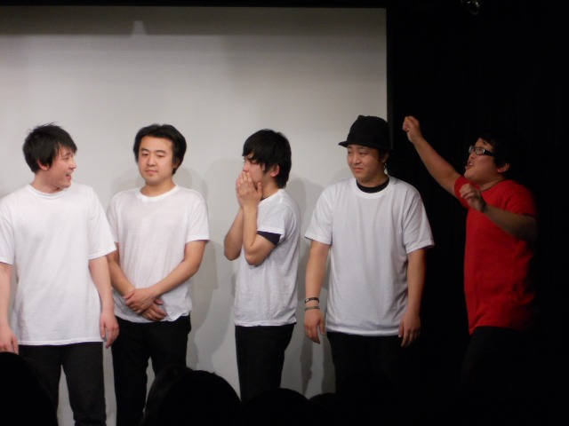 ボケ軍団第1弾の静・濱村、ジグザグジギー宮澤、浜口浜村・浜口、青春ダーツ野田、ノリツッコミ担当のダムダムおじさん石井。