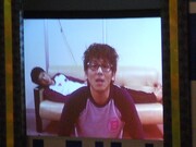 開演前には、ナベ自作のVTRで「SO-FA」のルールと技の説明。技の相手役は、ナベの仲良しガリットチュウ熊谷。