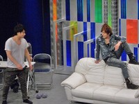 勝利者宣言をしたまさよしに、負けじとディフェンスポーズをオシャレに決めたデンペー。しかし、「バッファローに見えた」とデンペーが言うほど気迫のこもったまさよしに恐れをなし、この後本気のディフェンスに変更。