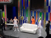 なぜか似た色合いで登場したトレンディエンジェル斉藤とマキシマムパーパーサム長澤。