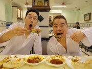 DVD「東野・岡村の旅猿 プライベートでごめんなさい…出川哲朗ともう一度インドの旅 プレミアム完全版」の一場面。