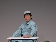 やまもとまさみは、工場のバイト面接に来た男性に対応し、手強い相手の要求にたじたじ。千葉テレビでスタートしたナイツの冠番組「ナイツのHIT商品会議室」に連続出演中。エンディングでは「言ってみるもんだぜ」とコメント。