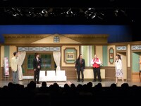 父親の借金のために御曹司と結婚させられることになった新婦。父親に反抗している様子だが……。