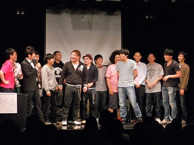 各ブロックに1人づついたものの、誰も決勝に進出できなかったザ・ゴールデンゴールデン。5月3日（火・祝）にトークライブを開催するということで「5月までにはちょっと面白くしとこうかと思う」と語った。