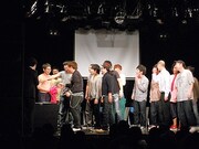 マジックン登場の際にボケた今泉。全員からツッコミを受け「暗くなったら脱ぐって聞いてた」と言い訳。