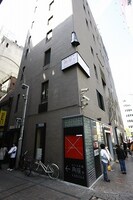 松竹芸能 新宿 角座の外観。(c)松竹芸能