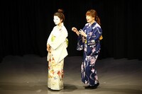 梅小鉢はコント「舞妓さんと見習い」と思いきや……。(c)松竹芸能