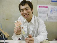 アロマテラピーアドバイザーに認定され、日本メディカルハーブ協会のメディカルハーブ検定の試験に合格した、チャド・マレーンのソルティ・カトウ。東日本大震災を受けて、芸人たちが始めたボランティアでは、バスソルトを配布するなどの活動を実施。現在、新宿・ルミネtheよしもとなどに出演中。