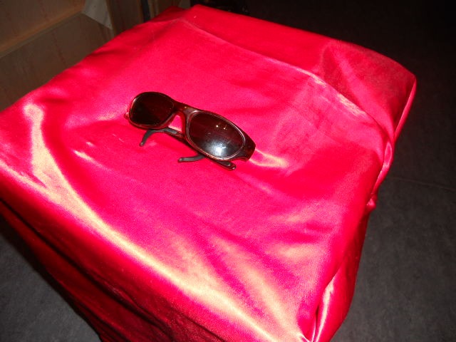 写真はスター関根のサングラス。