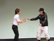 どてちんレンジャーはコントを披露。野球部に入りたいという男子生徒のおかしな会話に顧問も混乱。