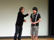 カクテルをテーマに漫才を披露したばくれつパンダ。鈴木はトップリードのマネージャーにそっくりだそう。