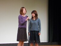 歌をある方法で歌うというこのみ。白熱のネタを展開した。