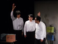 不動産屋という設定の夜ふかしの会・大重、THE GEESE尾関、どきどきキャンプ岸。無言で設定を決める場面では、登場早々大重が「あーヤバい」と声を出し、オチを言いたくない尾関がオチではないセリフを奪うなど、即興コント前から暗雲が。