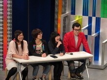 “ブスペシャリスト”審査員のグランジ佐藤、少年少女、メルヘン倶楽部・たくちゃん。終始厳しい目線で出場者たちのブス具合に目を光らせていた。