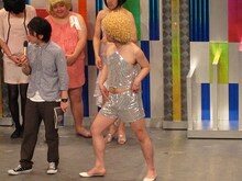 ライス田所は「ダンスバトルって聞いてた」と派手な格好で勝負。「手足の長さを見せたい」と露出も多め。質疑応答にも下ネタで返答した。佐藤からは「名古屋事務所のオレンジさんかと思った」と間違われた。