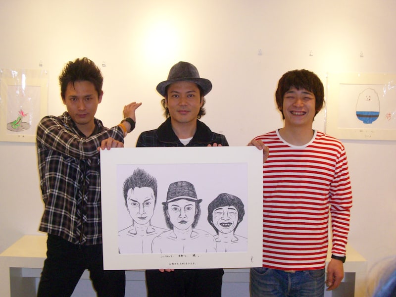 4月27日から5月15日まで、大阪・DOHTONBORI TURF 倶楽部 1Fギャラリーにて開催される絵画展「こいちゃんが岩部と鰻と合同展」。参加者は、シャンプーハット小出水、ミサイルマン岩部、銀シャリ・鰻。(c)吉本興業