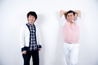 お笑いナタリーではシンガー若林の魅力に相方・春日俊彰（オードリー）とともに迫る「ユルアニ？」特集を公開中。