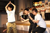 大阪府代表・GAG少年楽団は「大阪名物、通天閣！ 入場料600円、子どもは300円！」という文言で連携を見せた。