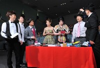 スタジオゲストにはあき竹城、本村健太郎、神戸蘭子が登場する。(c)KTV