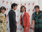 司会者から“モテ顔”を披露してくれと言われた際のポーズ。一連の残念な行為に安田は「モテリーマンも、そもそもこんな男。そんな人がいてもいいじゃないか」と切々と訴えた。