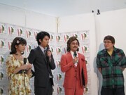 岡本玲は前回の舞台を観て「本気でバカ笑いしました。オファーが来て嬉しくて『キャー』って言いました」と言うと、安田は「稽古で別の意味で『キャー』って言うことになるよ」と、岡本を不安にさせた。